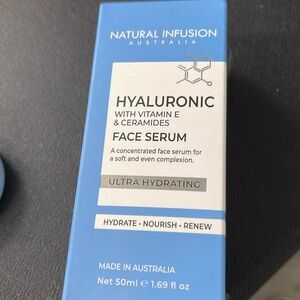 Natural Infusion Hyaluronic Vitamin E & Ceramides Face Serum